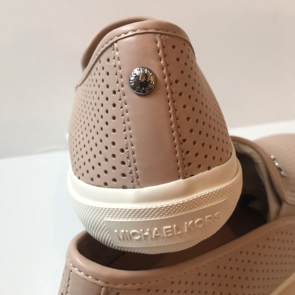 NIB Michael Kors soft pink slip on sneakers - Picture 5 of 9